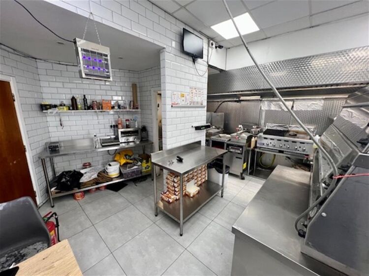 LEASEHOLD FRIED CHICKEN TAKEAWAY