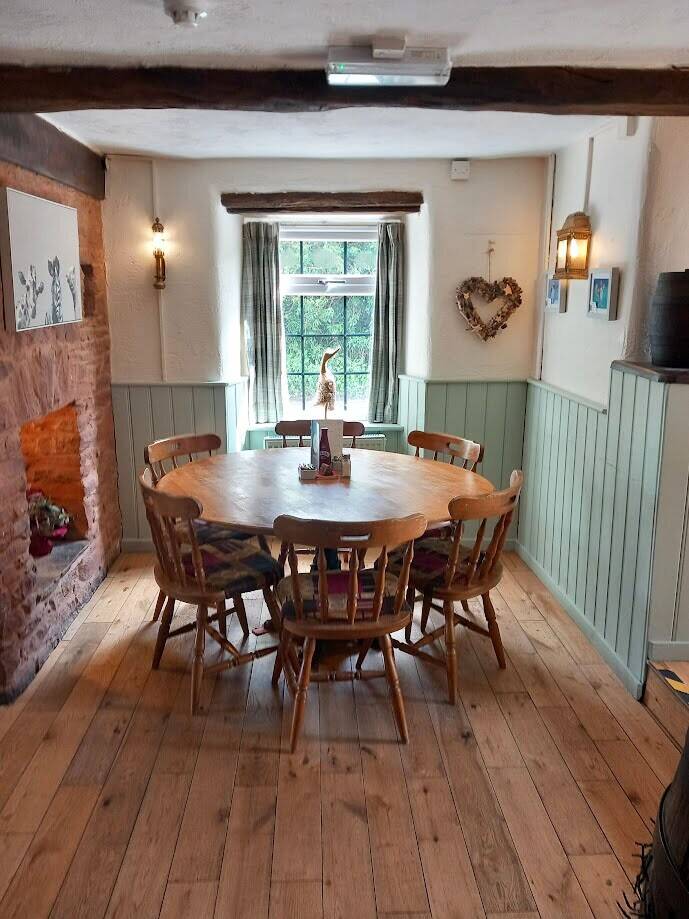 HEREFORDSHIRE – WYE VALLEY RENOWNED DINING VENUE IN IDYLLIC LOCATION WITH OUTSTANDING VIEWS