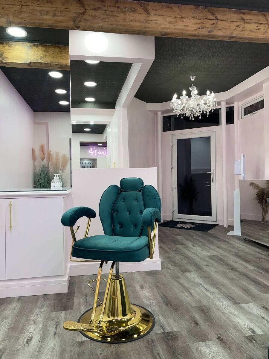 Luxury Beauty Salon for Sale near Cardiff City Centre