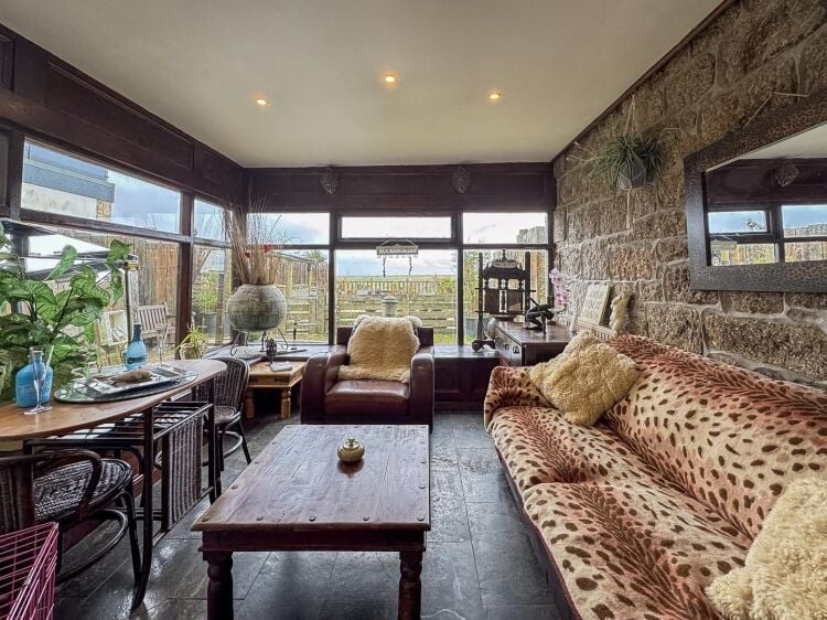 Freehold 6 Bedroom Guest House Located In Sennen Cove