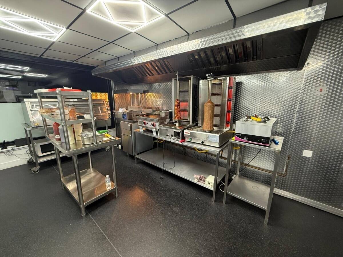 FAST FOOD TAKEAWAY FOR SALE ** PRIME LOCATION** Photo 6