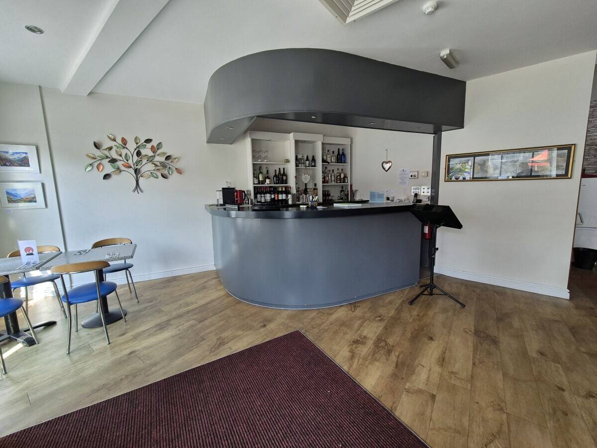 GWYNEDD - ESTABLISHED RESTAURANT, RETAIL UNIT AND THREE BEDROOM HOUSE AT THE FOOT OF YR WYDFFA (SNOW