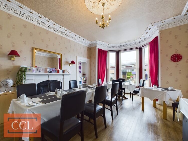 Immaculate 12 Bed Guest House in Prime Location