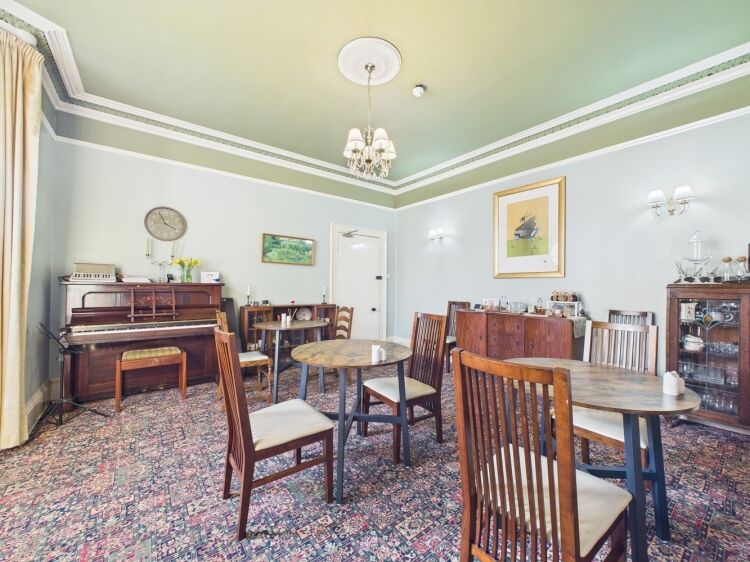 Traditional Victorian Guest House in Inverness