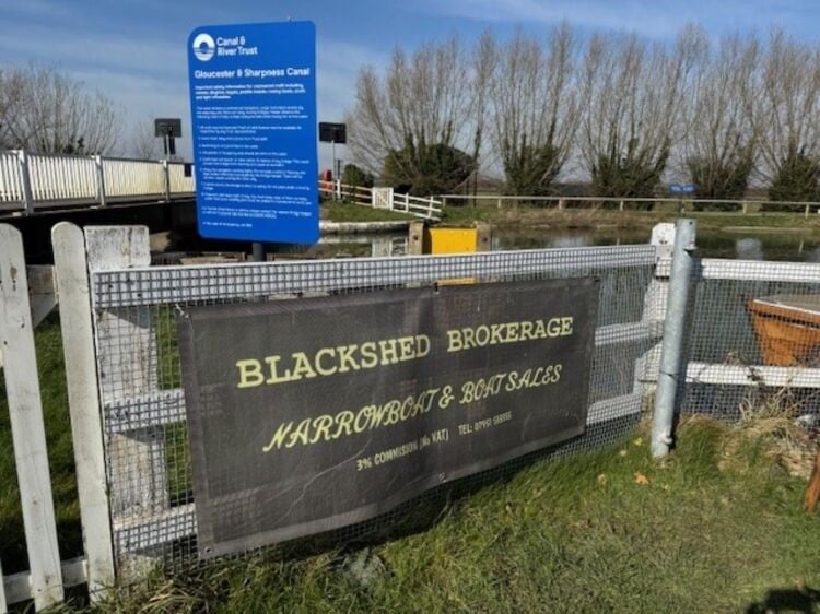 Luxury Canal Boat Cruise Business Located Gloucester