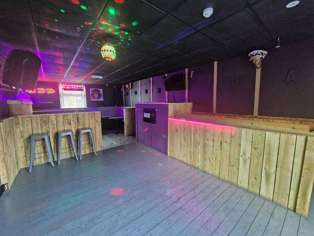 Bar Premises FREEHOLD, no brewery tie Photo 6