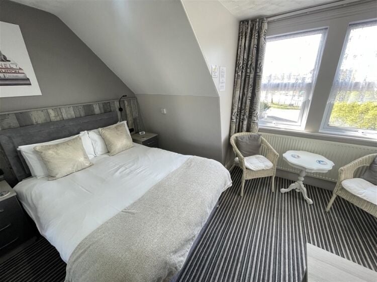 Immaculate and well appointed Guest House For Sale For Sale in Paignton Photo 6