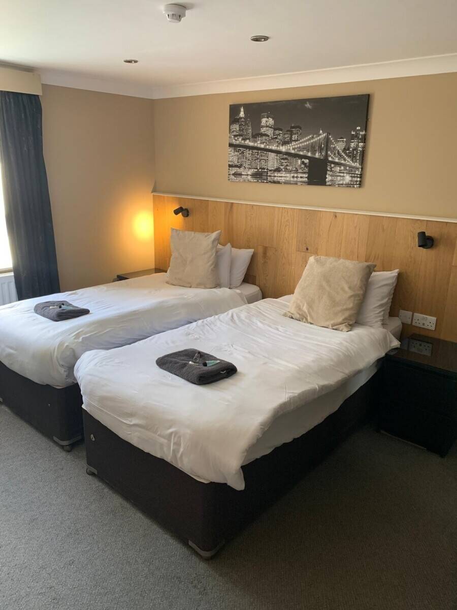 CARDIGAN – CHARACTER TOWN CENTRE PUBLIC HOUSE WITH 4 QUALITY LETTING BEDROOMS Photo 6