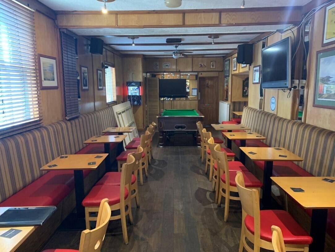 Commercial Inn, 123 Dalrymple Street, Girvan - Popular town centre public house