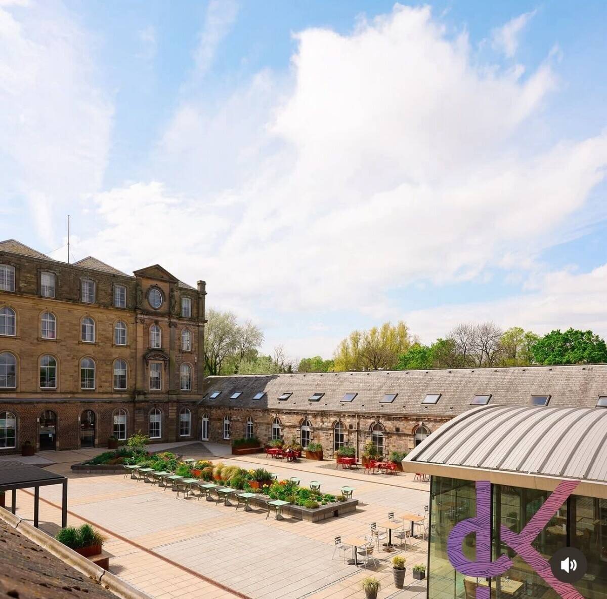 Multi award winning Italian restaurant with courtyard near Edinburgh