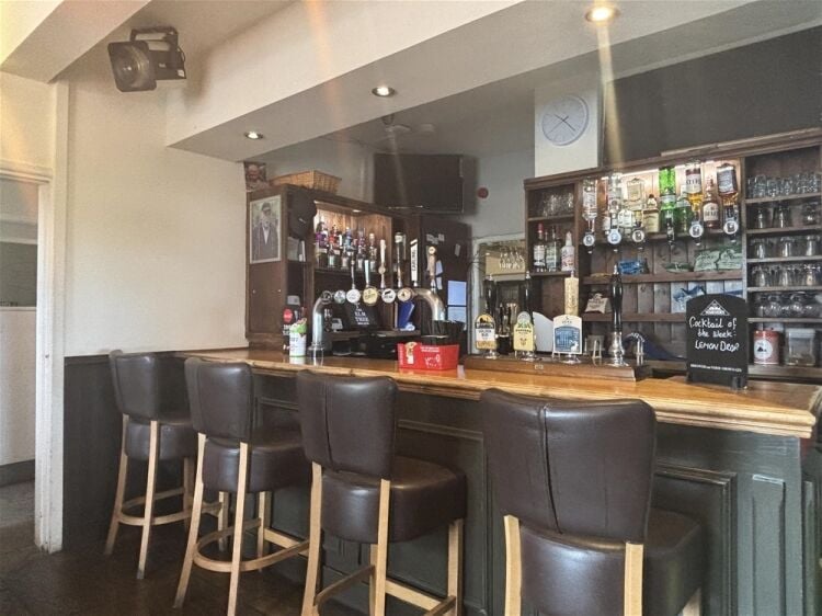 Licenced Trade, Pubs & Clubs For Sale in Chesterfield Photo 6