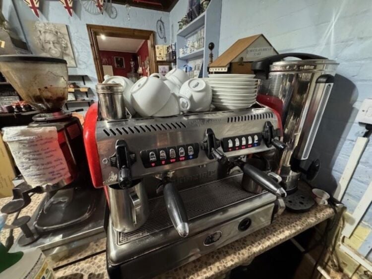 Leasehold Tearooms & Food Emporium Located In The Market Place, Warwick Town Centre Photo 6