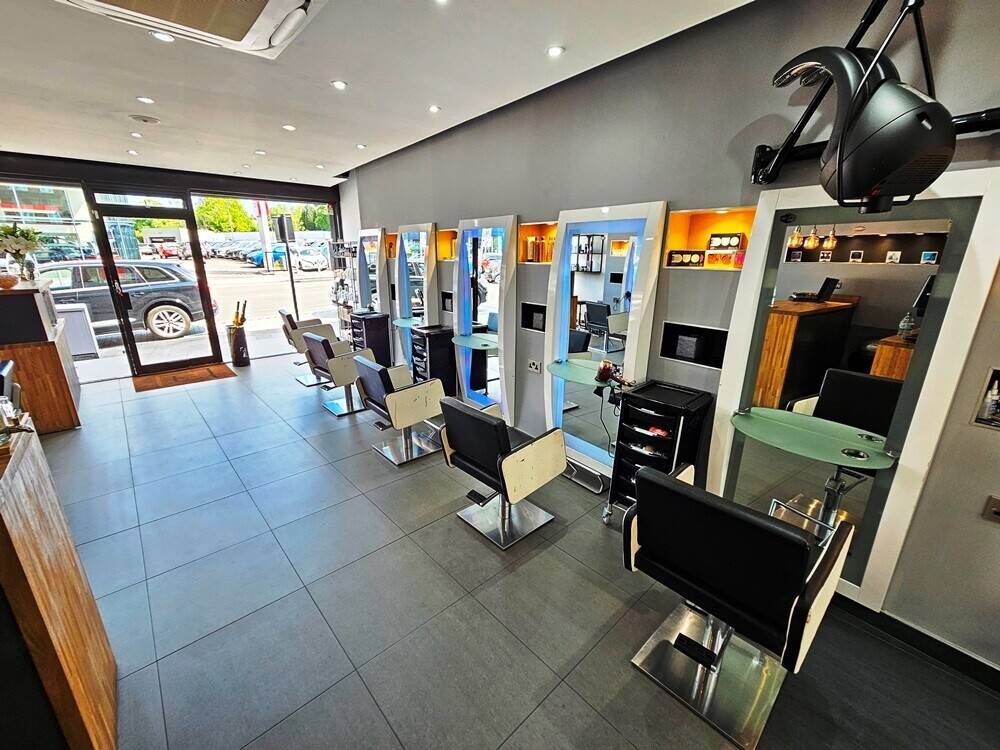 STUNNING 20 YEAR ESTABLISHED HIGH-END HAIR & BEAUTY SALON Photo 6