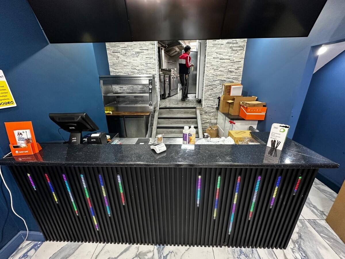 Modern Equipped Takeaway Shop on Edgware Road For Sale