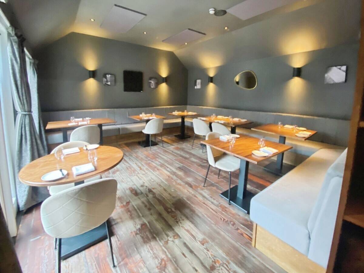 Vacant Fitted Bar / Restaurant - North Hill, Colchester Photo 6