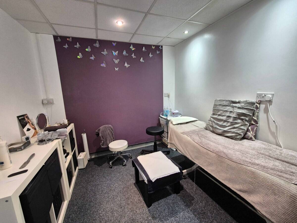 STAFFORDSHIRE MOORLANDS - MIXED USE INVESTMENT OPPORTUNITY Photo 6