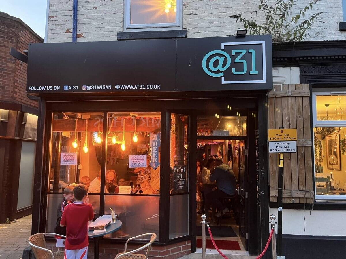 Bar / restaurant for Sale - Free of Tie Leasehold - Town Centre Location Photo 6