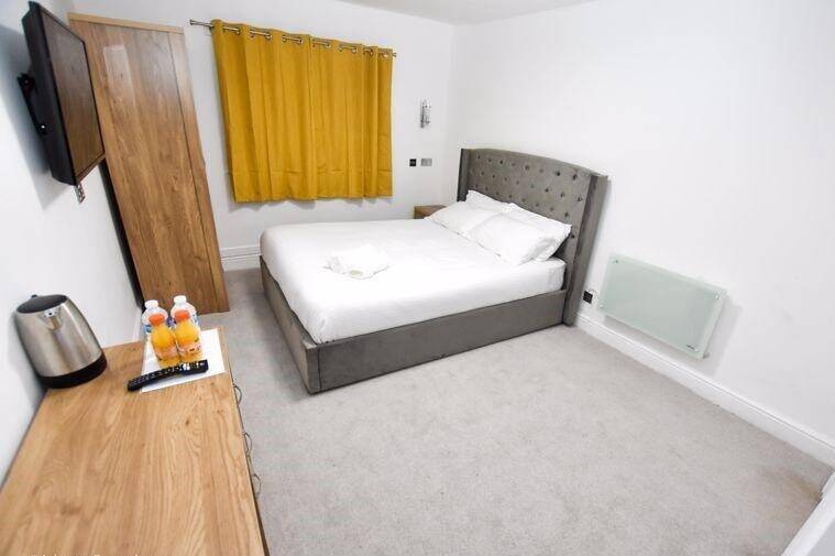 18 Bedroom Hotel For Sale Photo 7