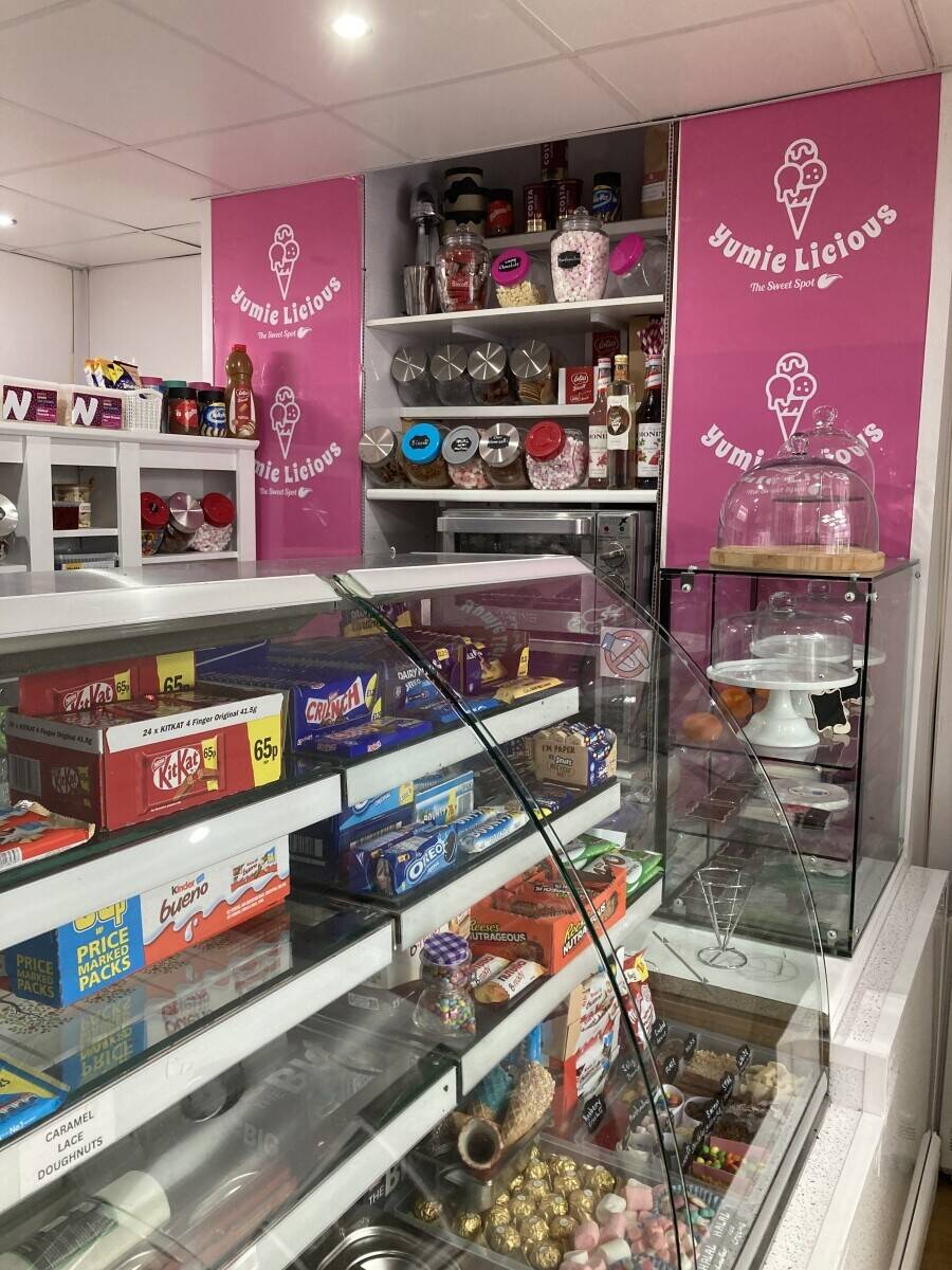 Dessert / Sandwich shop for sale in Bradford West Yorkshire. Photo 6