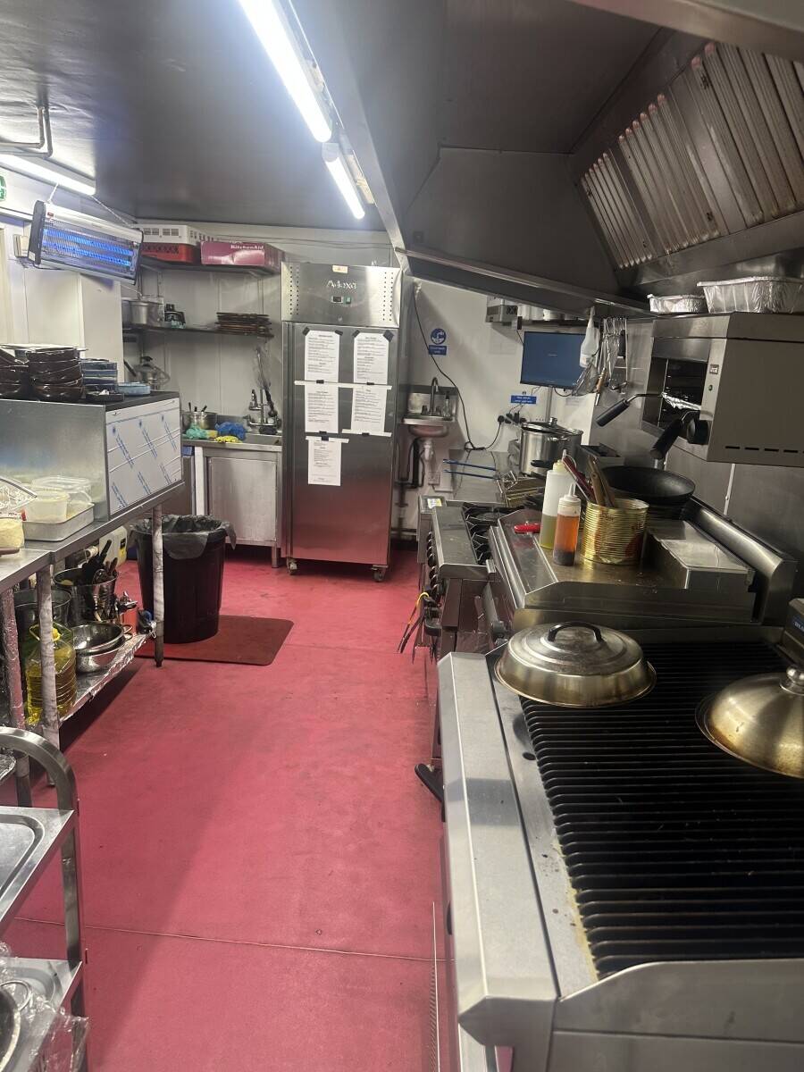 Italian restaurant Pizzeria with  bar Photo 6