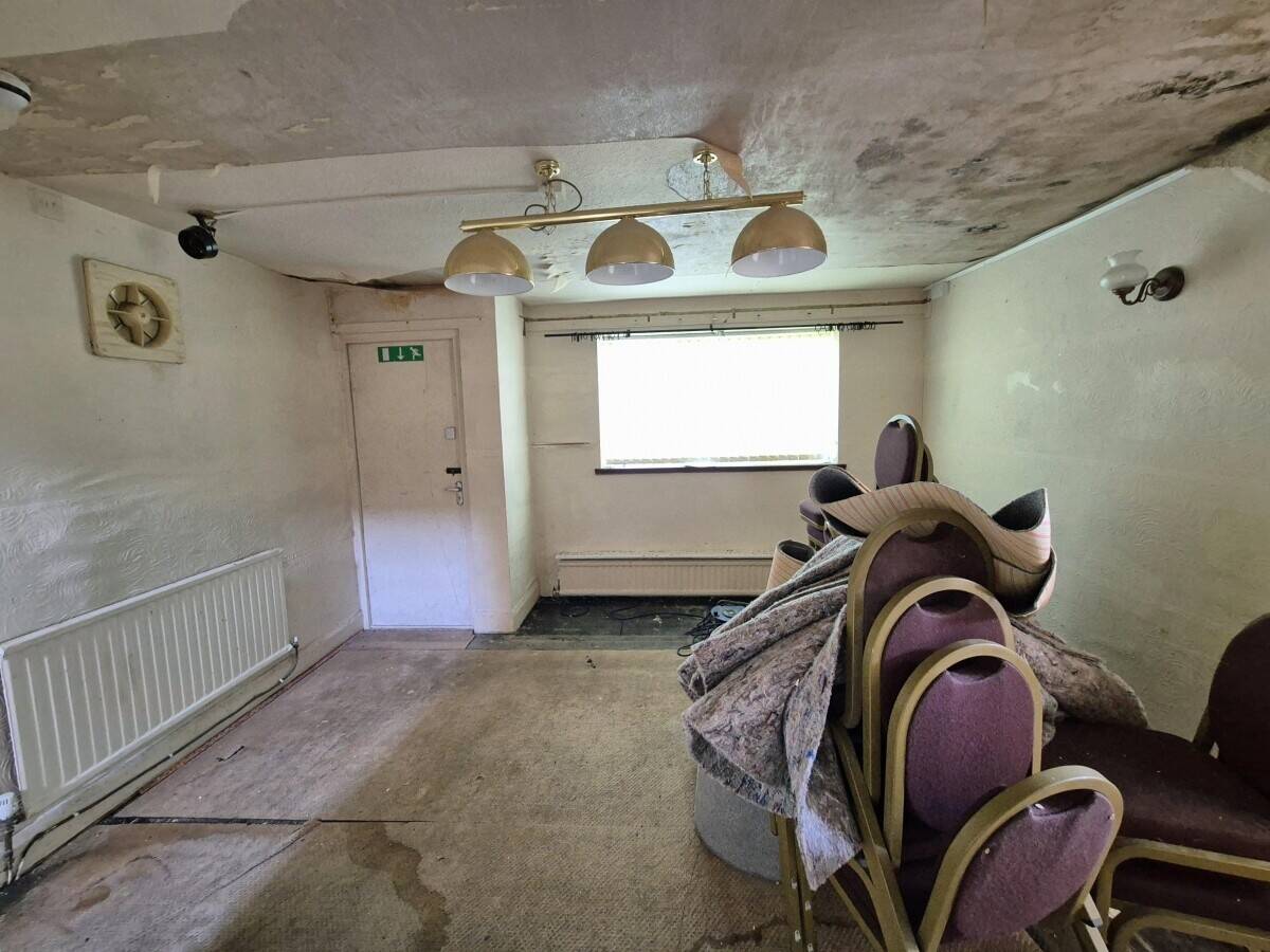 FLINTSHIRE - CLOSED VILLAGE PUBLIC HOUSE Photo 6