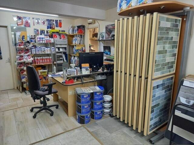 Ceramic Tile & Bathroom Store in Petersfield. Photo 6