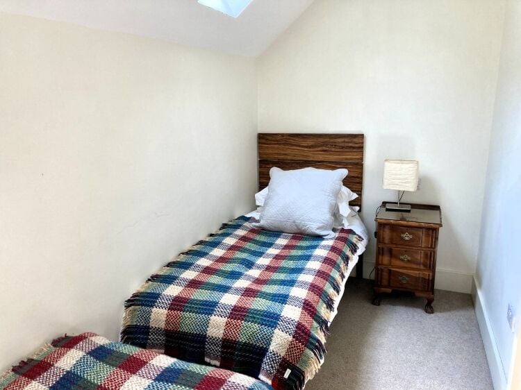 HOLIDAY LETTING ACCOMMODATION/RESIDENTIAL INVESTMENT PROPERTY OPPORTUNITY