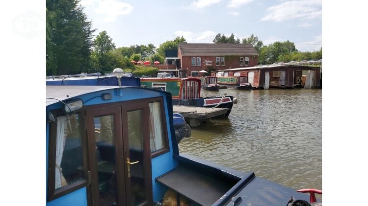 REDUCED - Charming Canal-Side Tea Room & Restaurant with Scenic Views Based in Cheshire