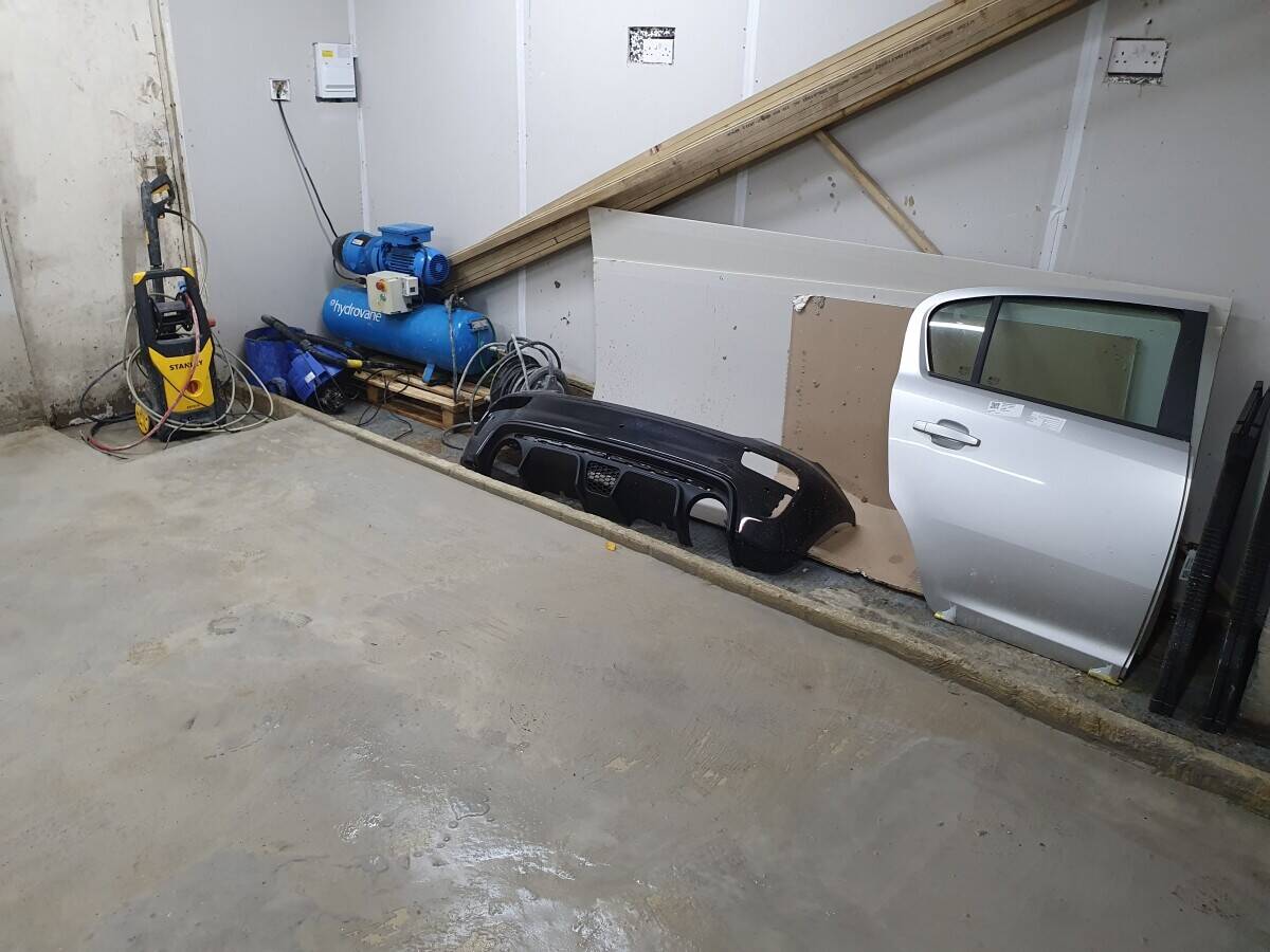 Body Repair Garage Photo 6