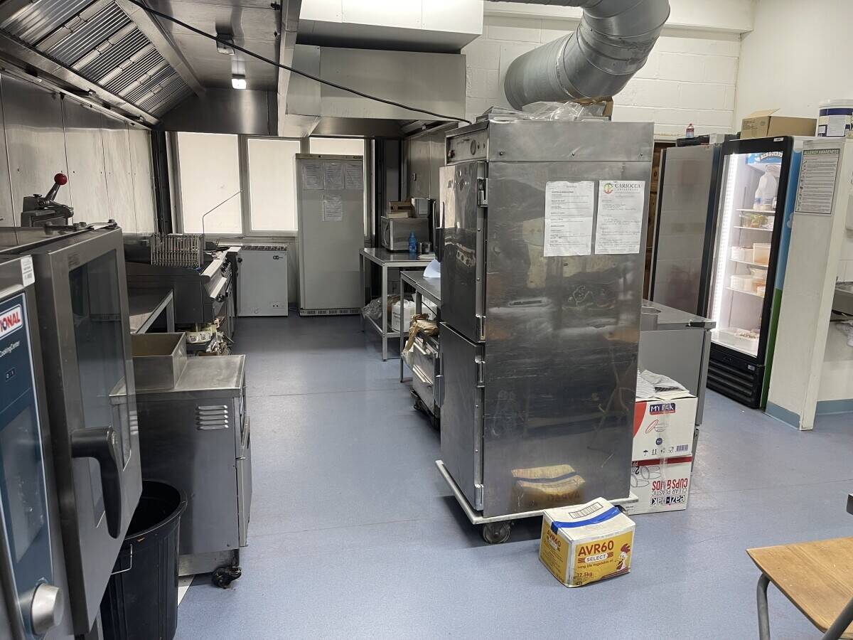 Excellent location dark kitchens for sale - VERY SPACIOUS