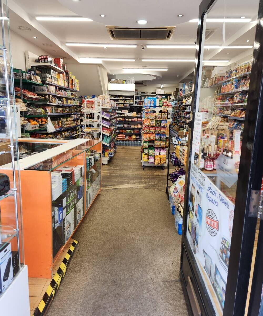 7 YEARS LEASE FOR SALE EDGWARE ROAD NEXT TO STATION