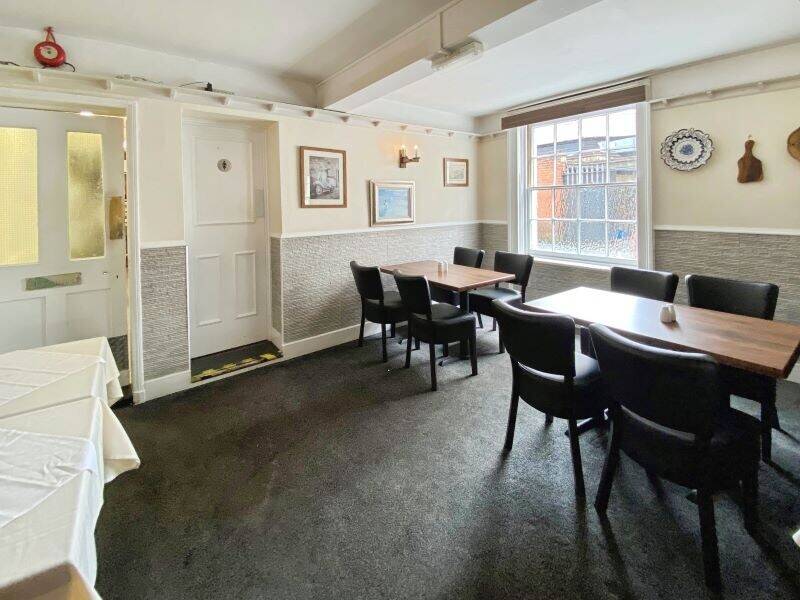 LONG ESTABLISHED 60-70 COVER RESTAURANT - NORTH STREET, ROCHFORD. Photo 6
