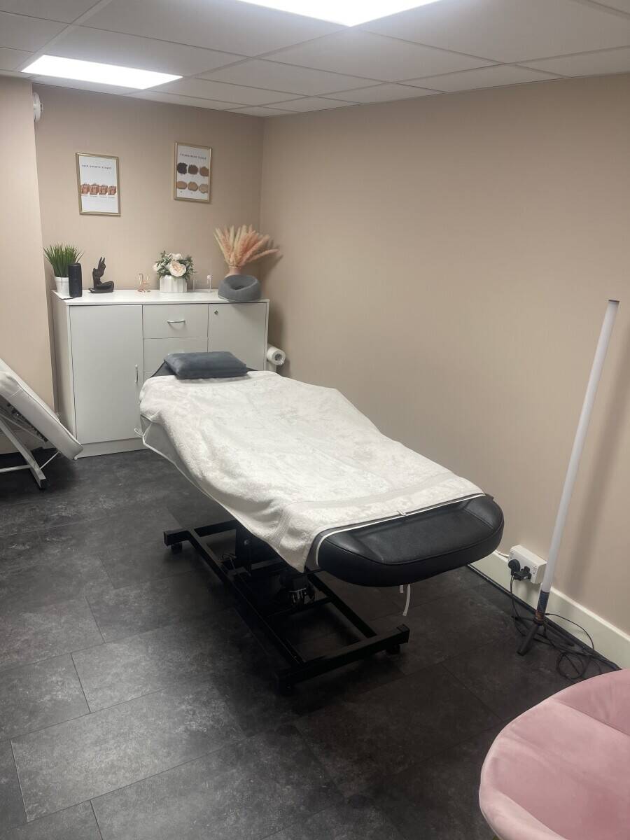 Freya hair studio and beauty in Hounslow Photo 6