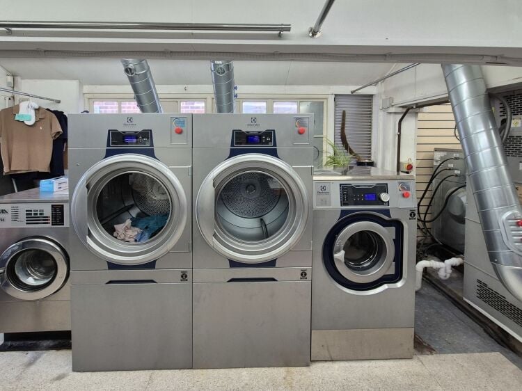 DOMESTIC & COMMERCIAL LAUNDRY with DRY CLEANING AGENCY