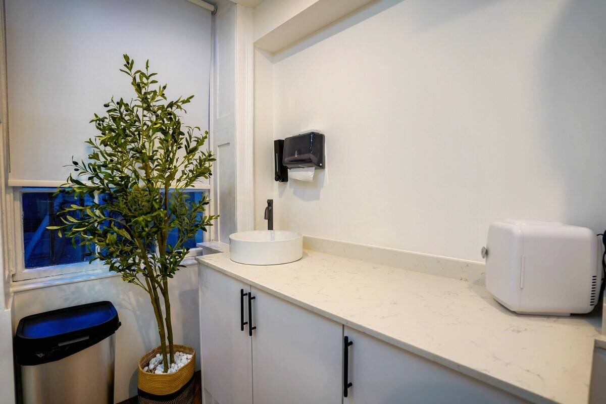 Clinic Room in Marylebone - Low Rent - High Growth Potential