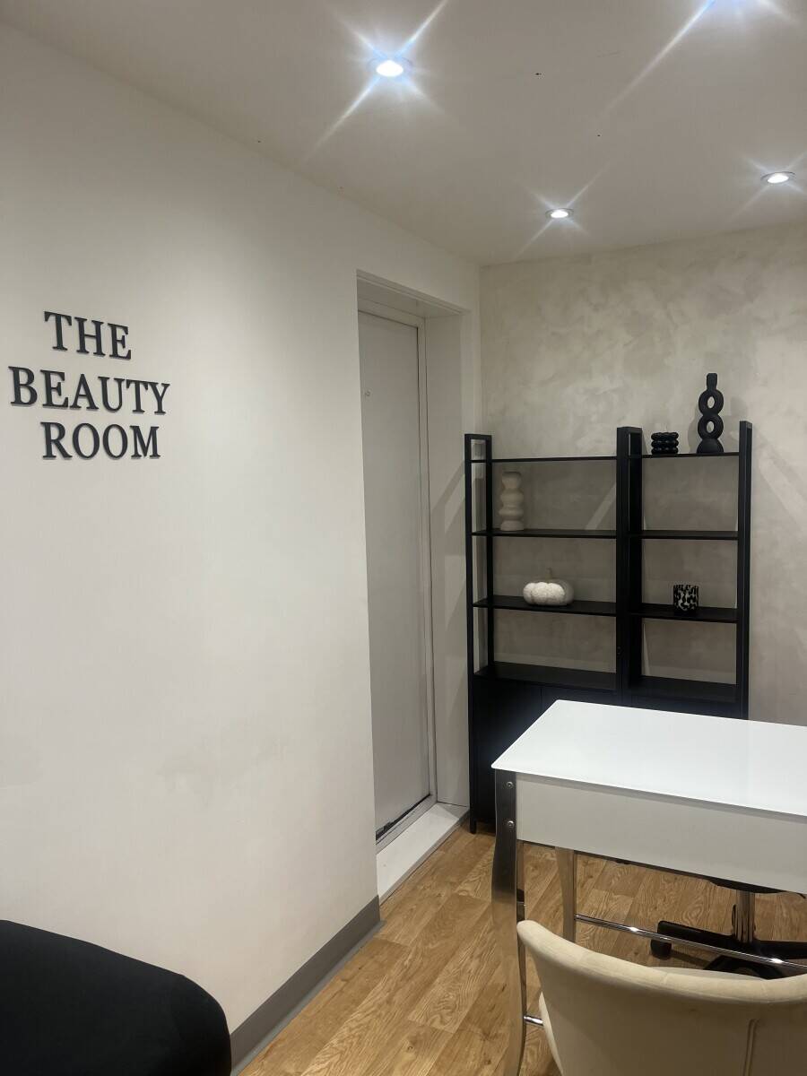 Busy Hair and Beauty salon for sale in Enfield London