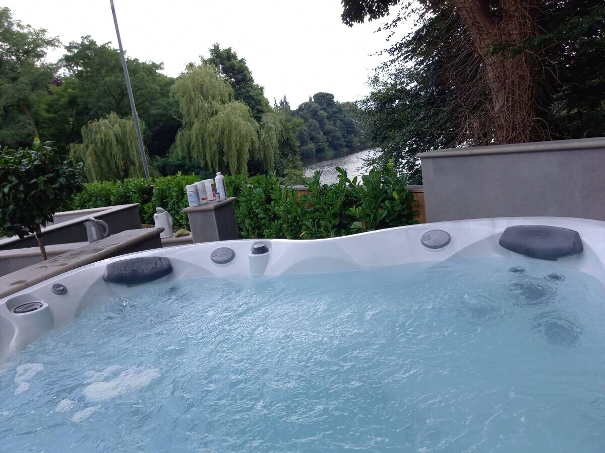 Hot Tub Maintenance Company for Sale in the Cheshire and Surrounding Areas. With Contracts