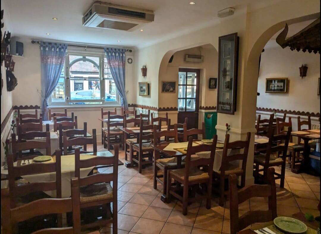 Lease hold Thai Restaurant for sale in Tadworth, surrey Photo 6