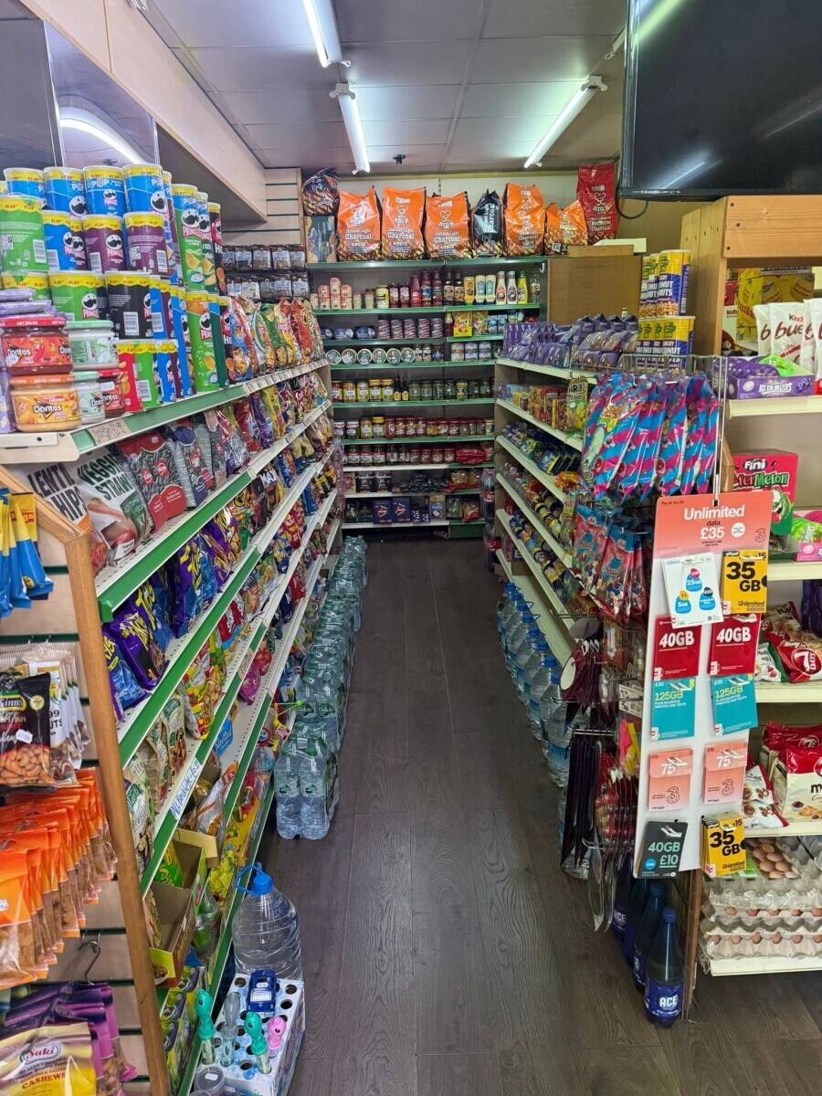 Convenience store for sale in london Photo 6