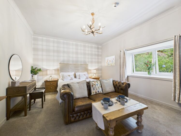 Charming Perthshire cottage with flexible business potential Photo 6