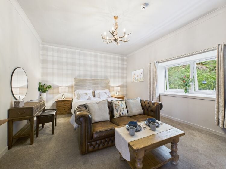 Charming Perthshire cottage with flexible business potential Photo 6