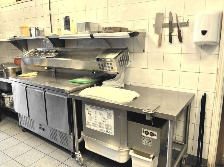 FAST FOOD TAKEAWAY/RESTAURANT