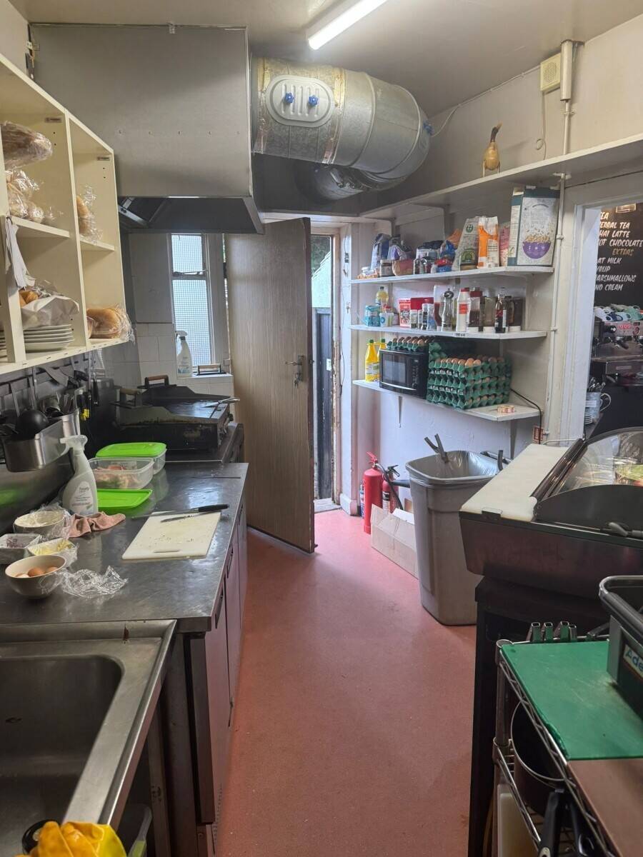 DELIGHTFUL DELICATESSEN/CAFE WITH FLAT:  AFFLUENT LEEDS COMMUTER VILLAGE