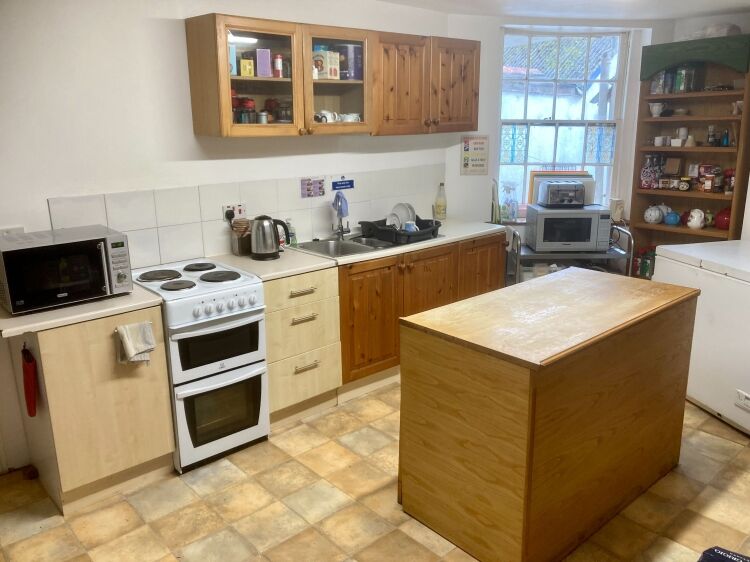 DELICATESSEN & TEA ROOM/COFFEE SHOP