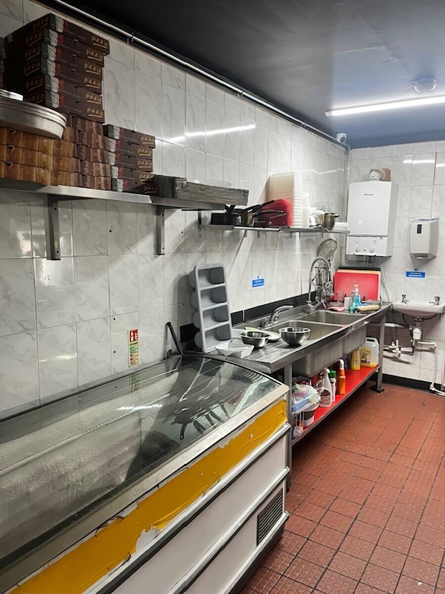 Takeaway Shop For Sale on Smithdown Road L15  Photo 7