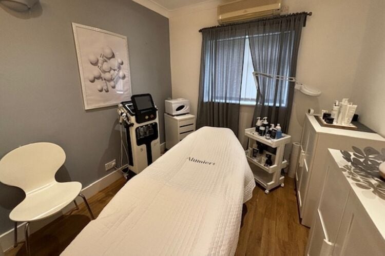 Beauty Salon - Twickenham