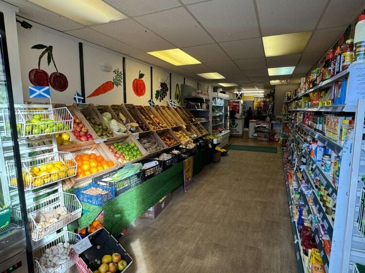 Long Established Fruit & Veg Shop in Castlemilk