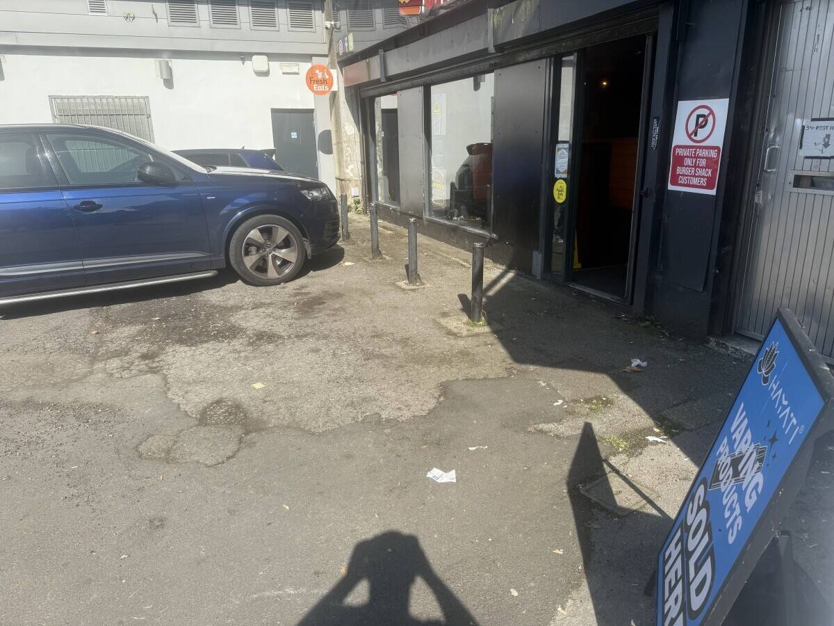 Fast food burger takeaway Photo 6