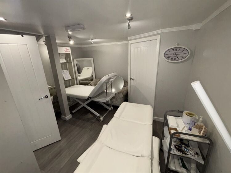 Beauty, Therapy & Tanning For Sale in Cleckheaton