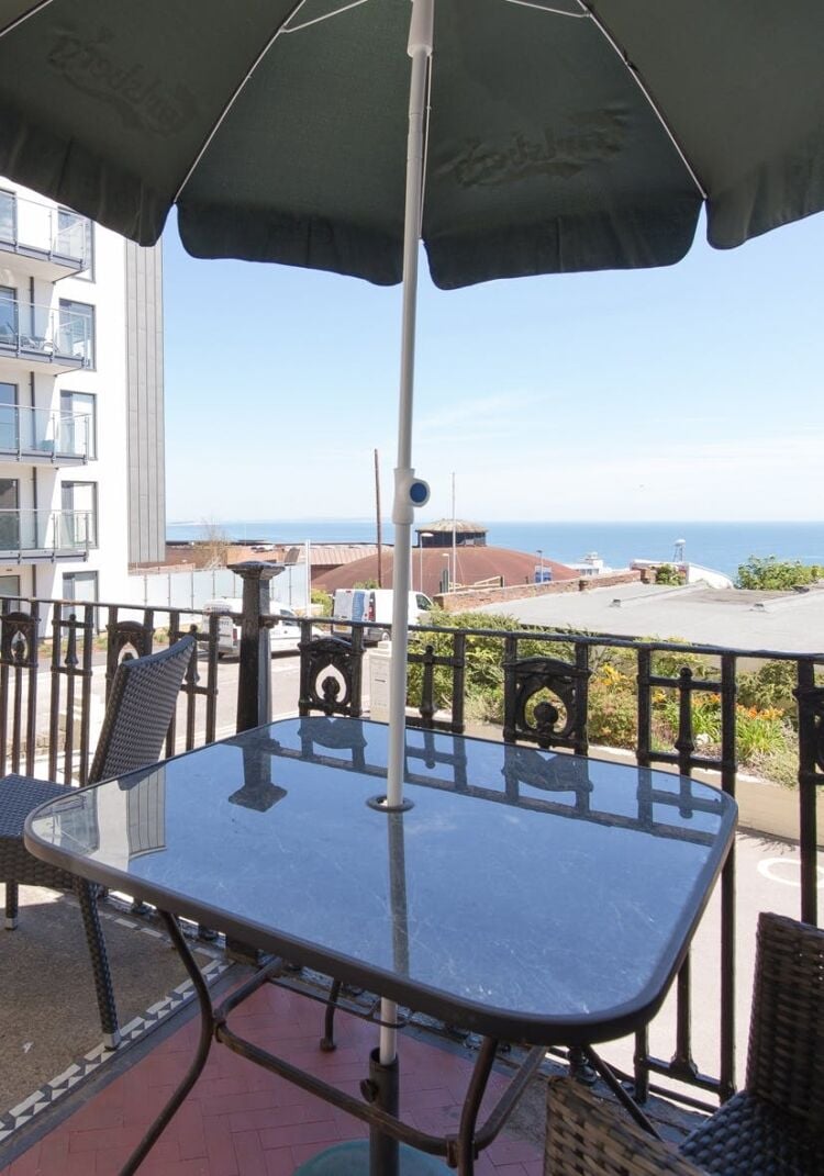 33 Bedroom Hotel with Panoramic Bay Views Photo 6